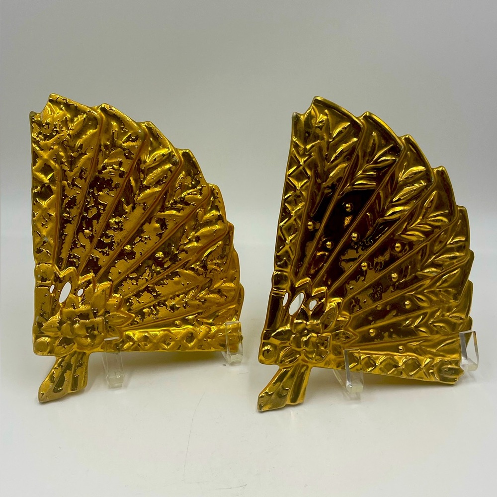 McCoy USA: 2 Vintage Mid-Century 24K Gold Ceramic Fan Shaped Wall Pocket Sconces